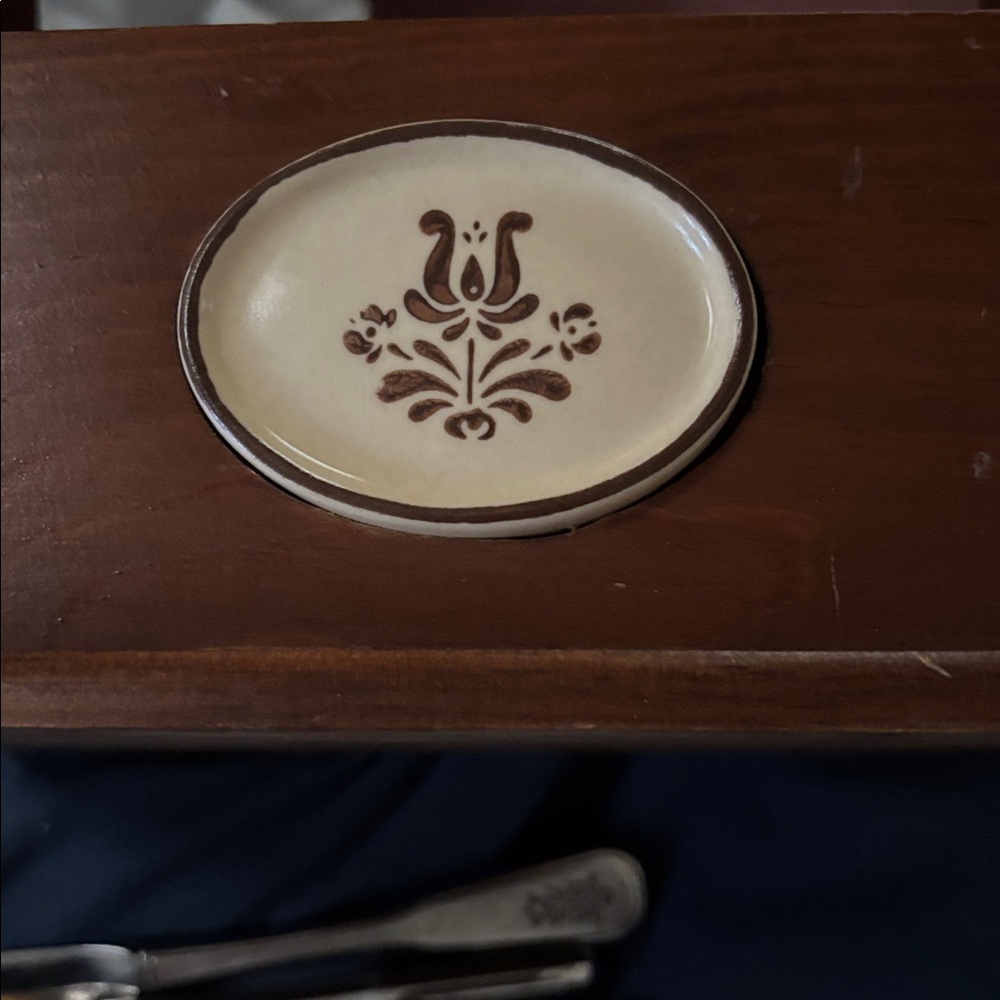 Rare Vintage Pfaltzgraff Village Wooden Silverware Caddy